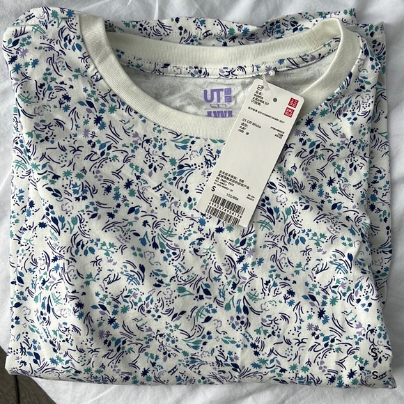 Uniqlo x Anna Sui Floral Tee S - Picture 2 of 4